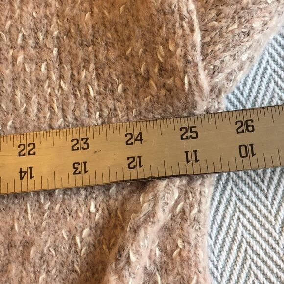 KG KEVIN GARNETT Mauve sweater  Pit to Pit 25" turtleneck, MED, EXCELLEN… - Picture 12 of 16